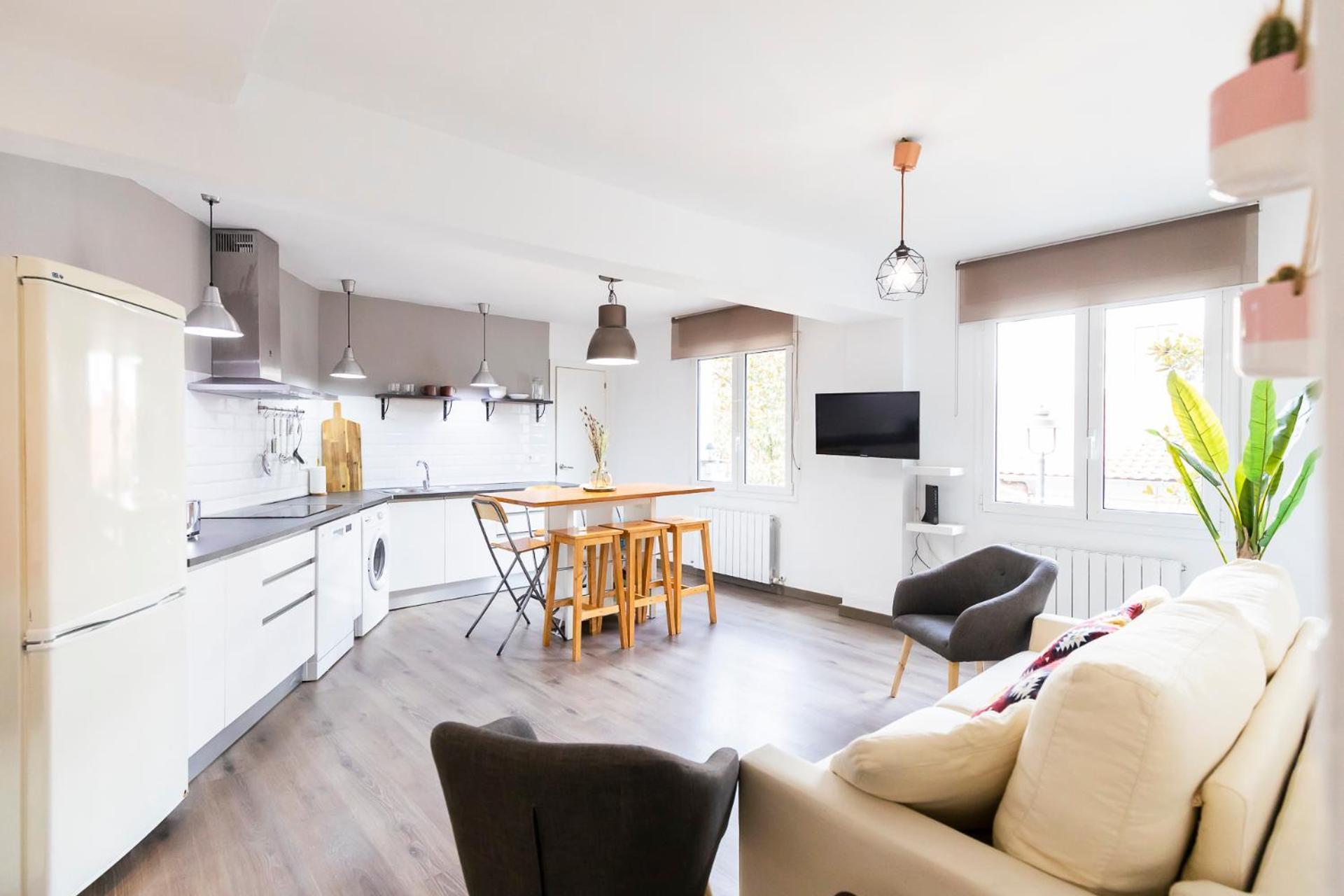 Akomodat En Apartamento Luminoso Junto Al Paseo De La Ria Bilbao Luaran gambar